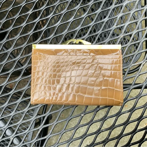 Quality Tan & Gold Alligator Nice Feel Skin Texture Wallet! - Picture 12 of 16